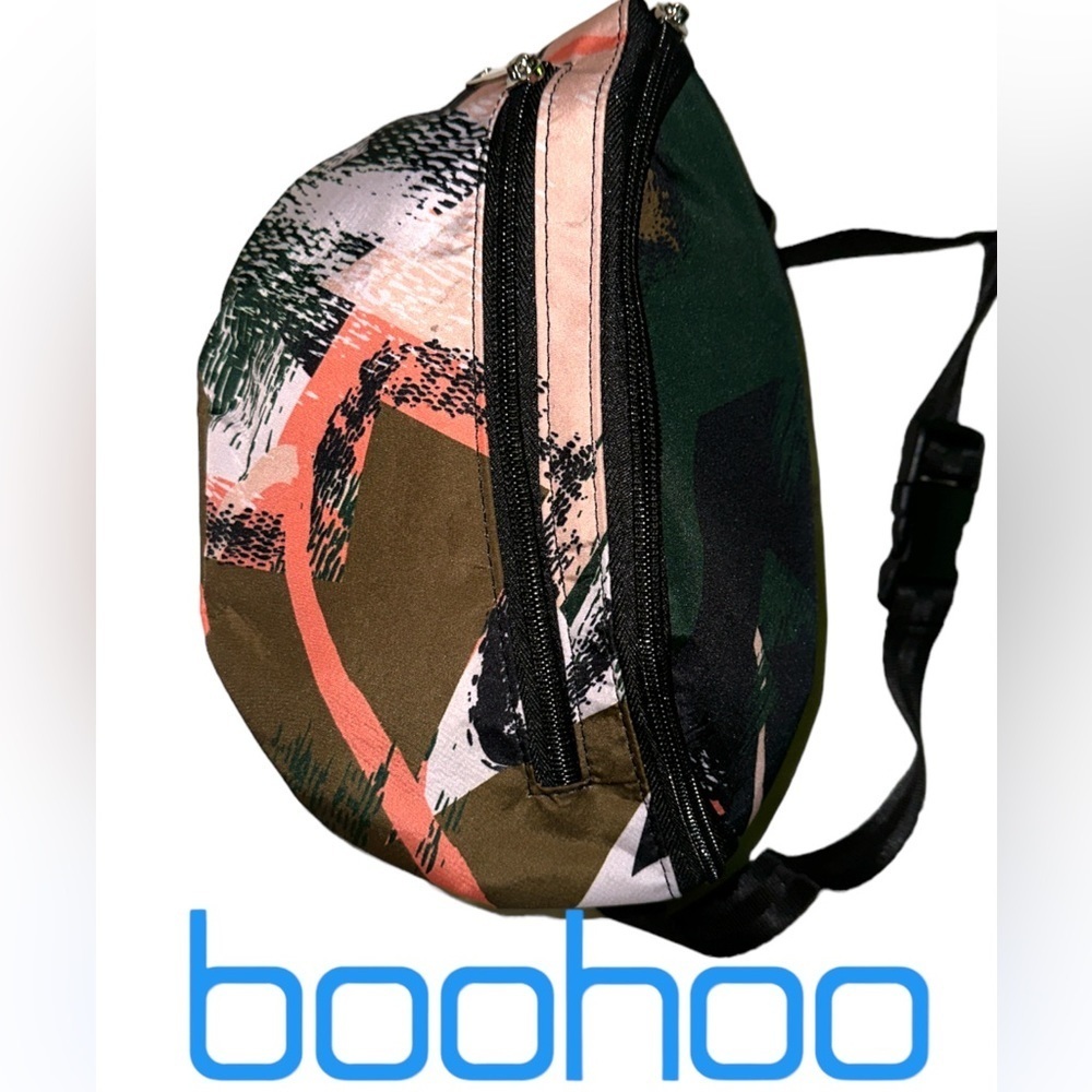 Boohoo- Men’s Abstract Camo Print Bumbag- Purple- NEW WITH TAG 😆​